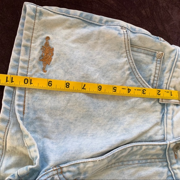 JORDACHE Vintage denim shorts - Picture 2 of 4